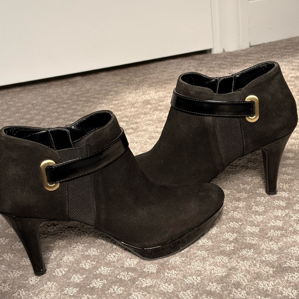 Bandolino Black Ankle Boots with Gold Buckle
